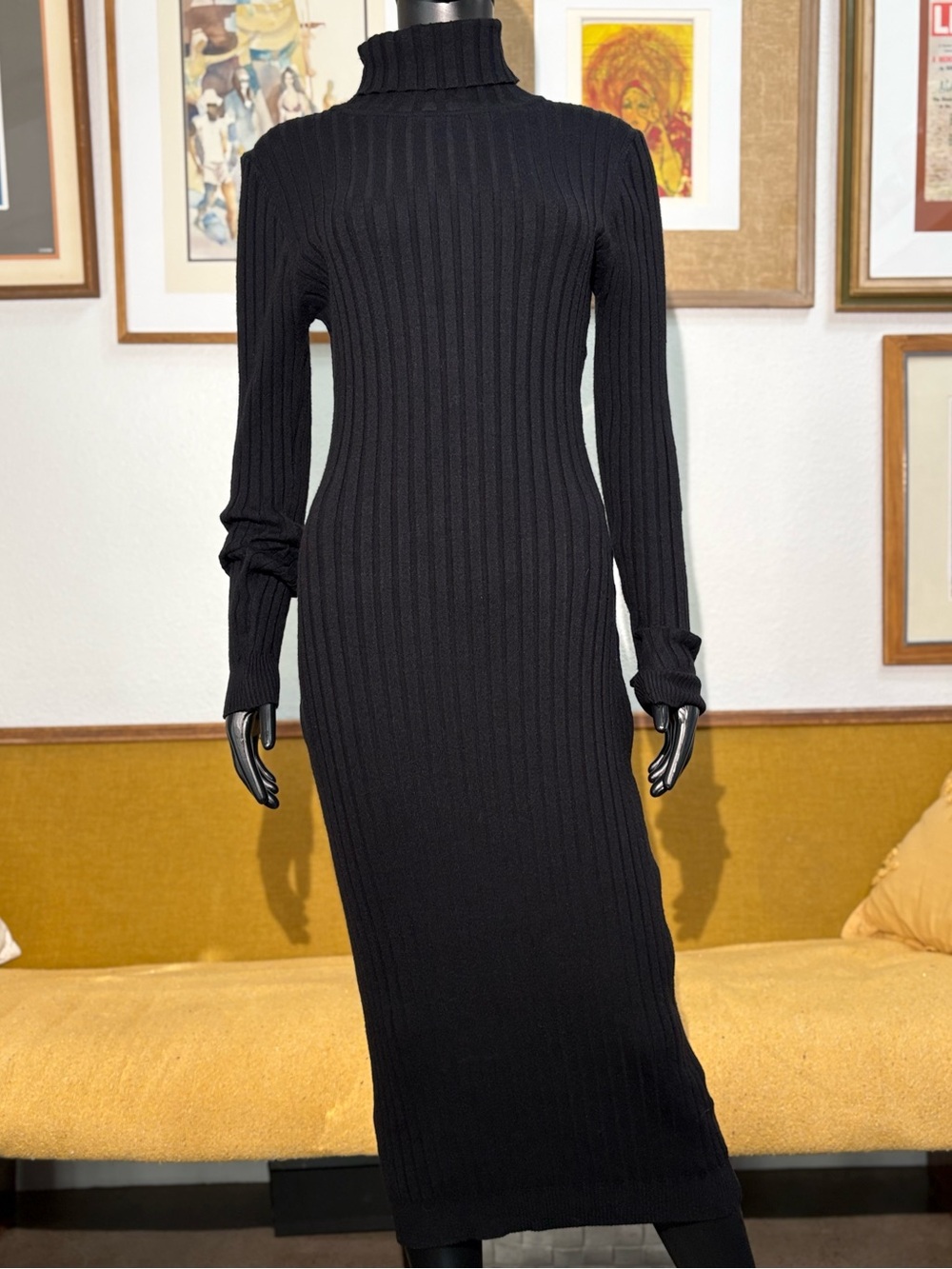 Haute Monde contemporary minimalist sweater dress. Excellent condition